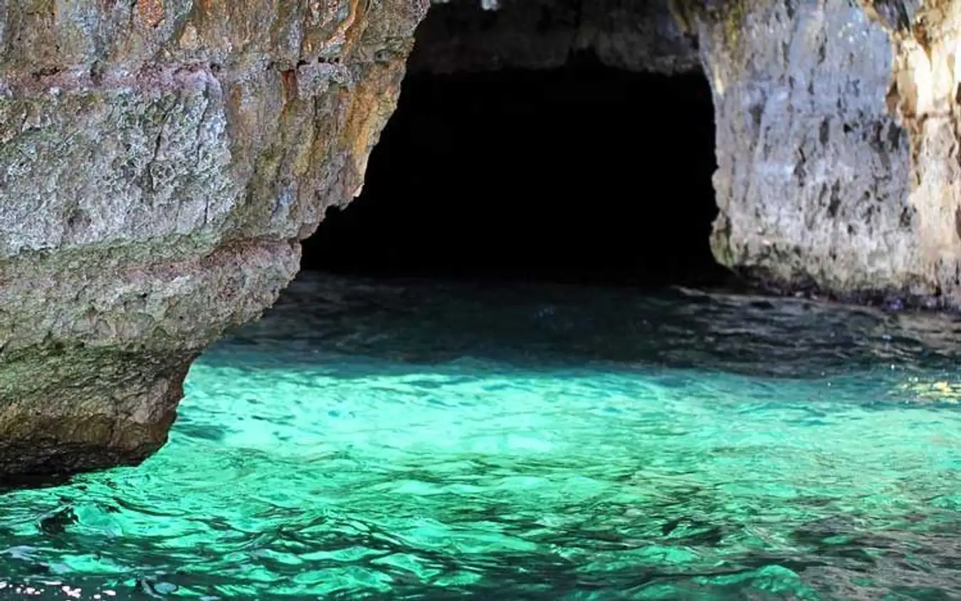 Hole in the Wall Bat Caves puerto galera mindoro