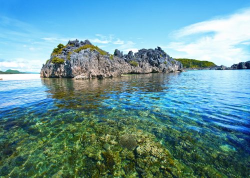 island-hopping-in-the-philippines_manila-beach