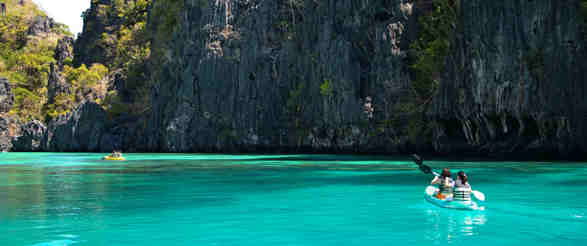 island-hopping-in-the-philippines_philippines_cruises_landing