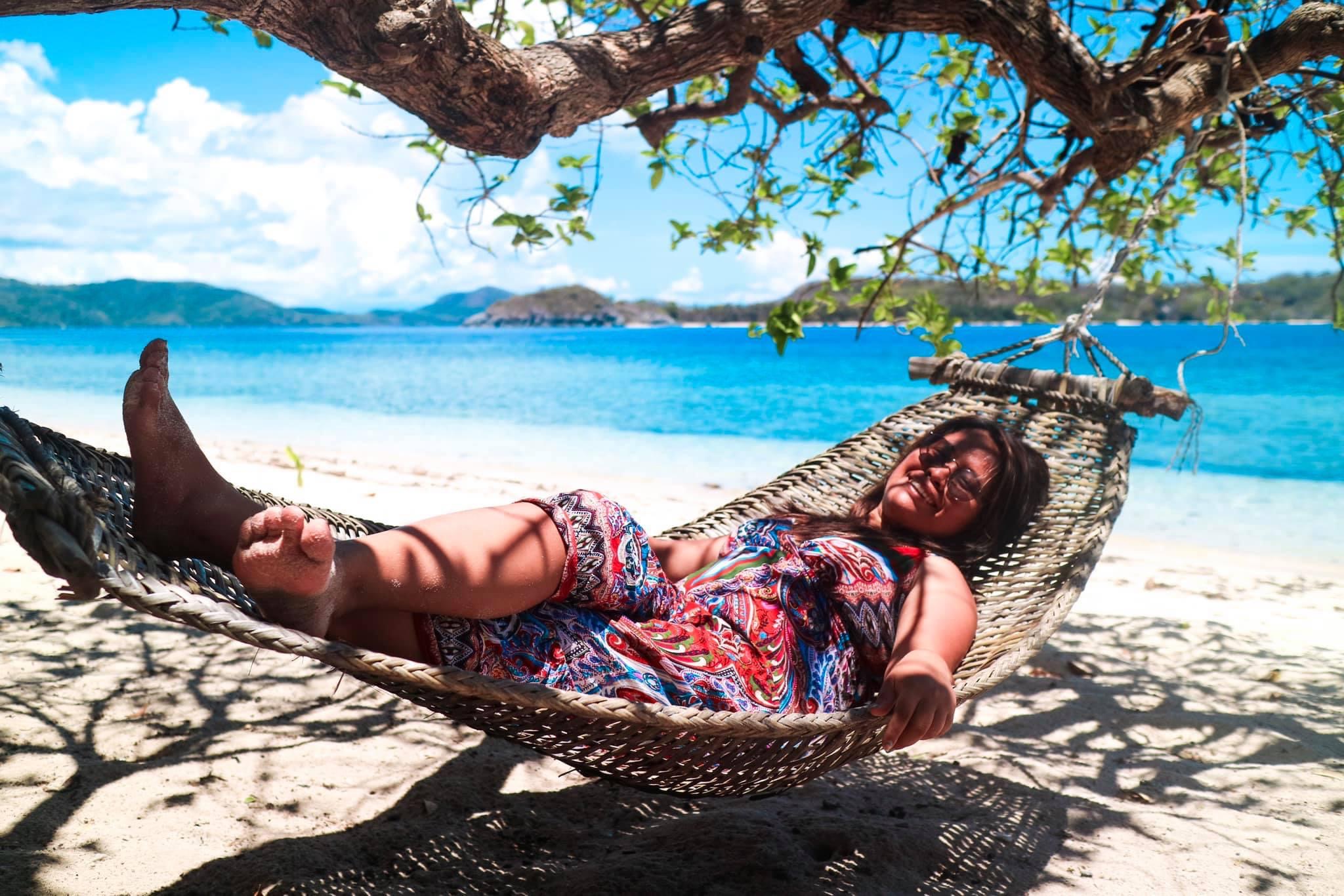 Island hopping boat tours relax on the beach