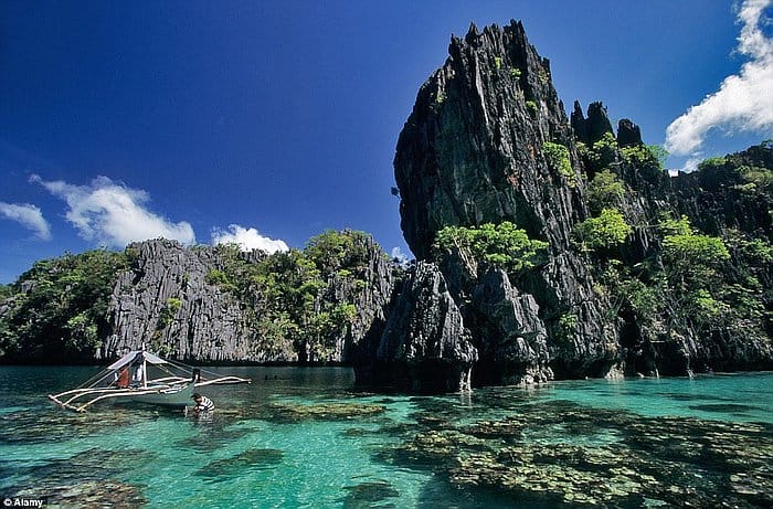 el-nido-lagoon-tours-1413967506099_wps_10_a5xjk6_the_big_lagoon_at_