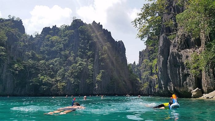 Twin-lagoons-coron-ultimate-adventure-expedition-excursion-exclusive-private-boat-tour