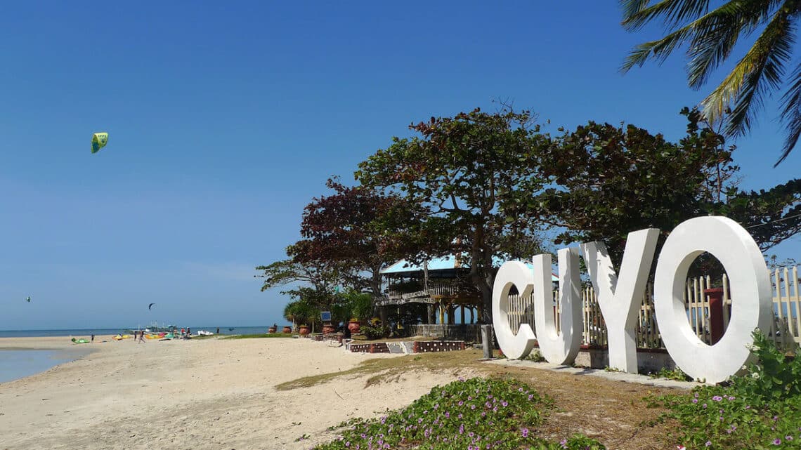 cuyo-capusan-beach-sign