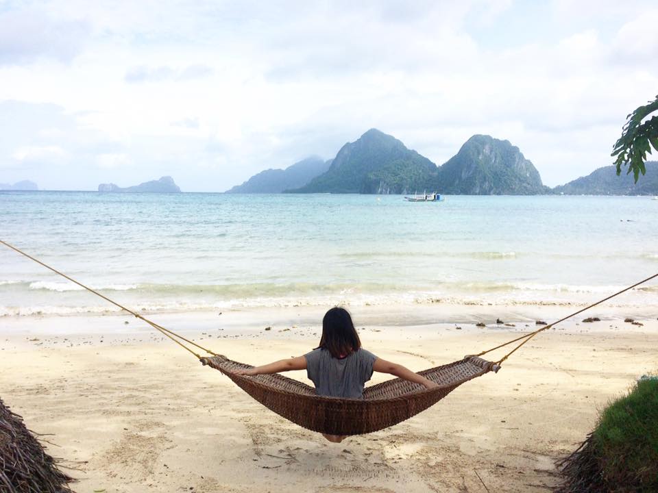 hammock on beach in el nido