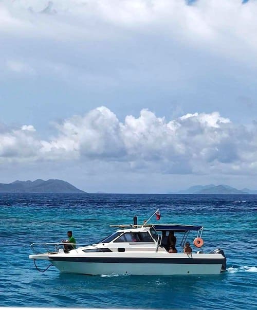 speedboat between El Nido and Coron