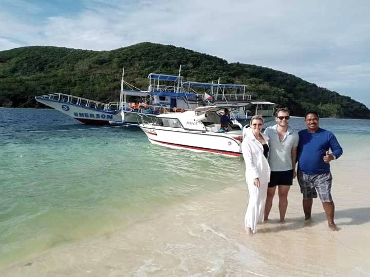 speedboat-tour-el-nido-coron-customer