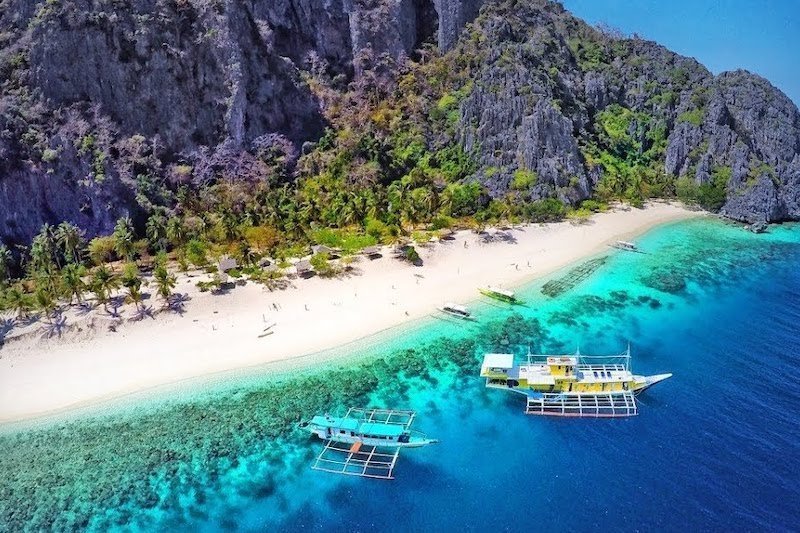 Island Hopping to Black Island, Coron, Palawan