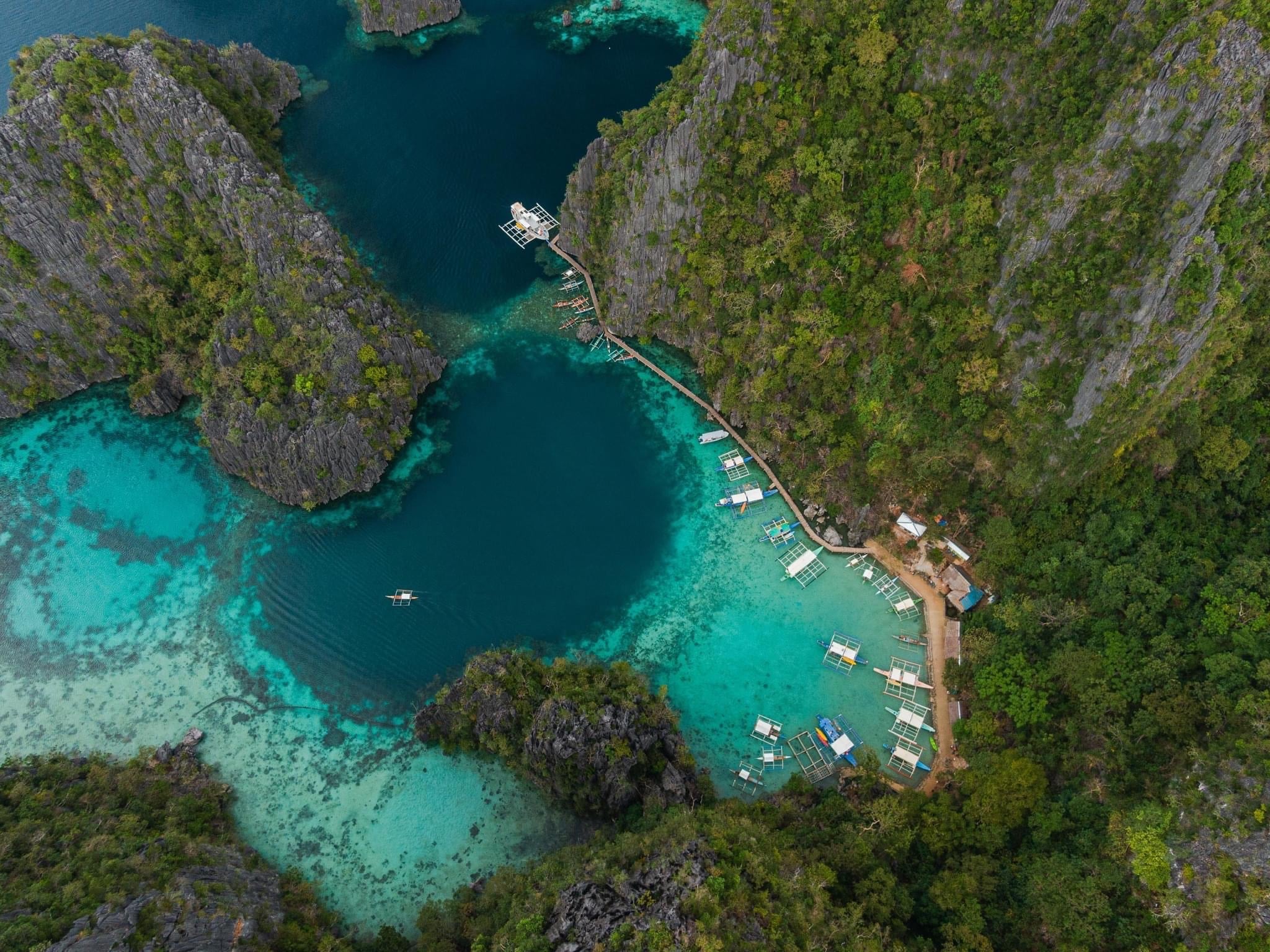 Barracuda-lake-coron-Palawan-boat-tour-package-1