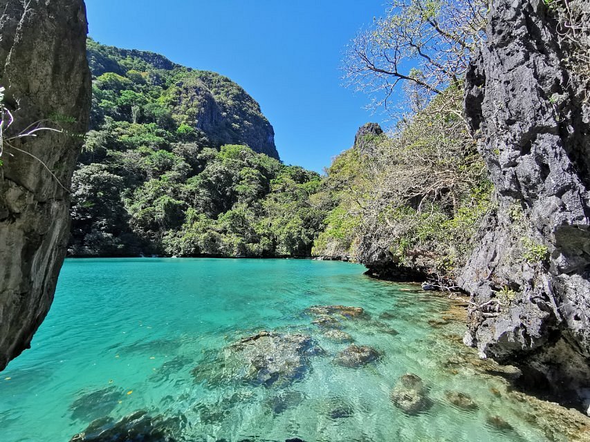 Tour-du-grand-lagon-Un-tour-en-bateau-privé