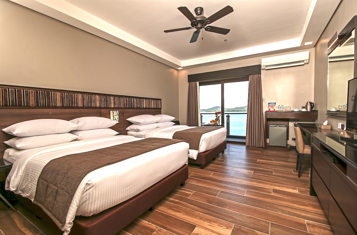 Bayview Room (2 queen beds)