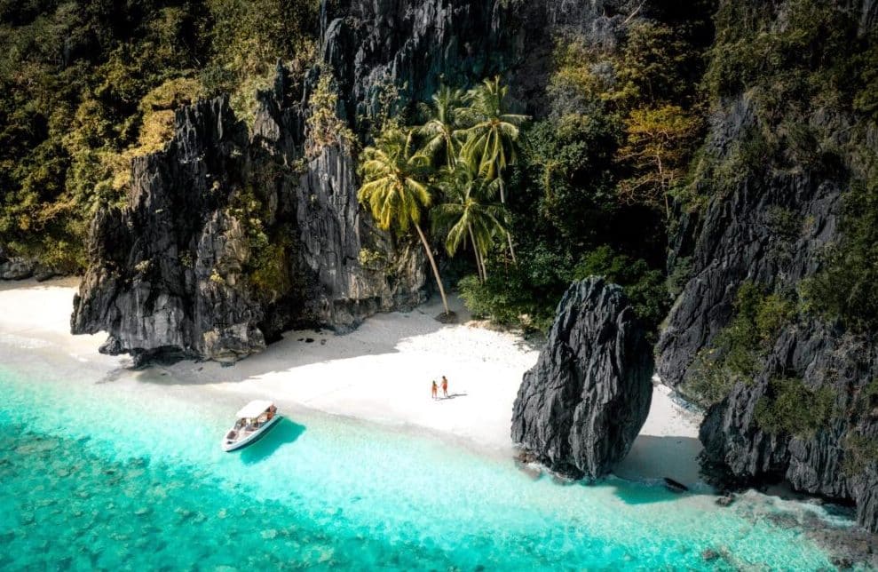family-vacation-holiday-destinations-philippines-secluded-beaches-2