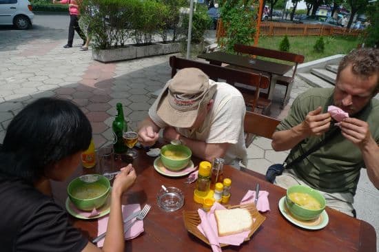 road-trip-from-Plovdiv-Bulgaria-to-Smolyan-with-Singapore-chicks_L1200577