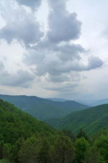 road-trip-from-Plovdiv-Bulgaria-to-Smolyan-with-Singapore-chicks_L1200801