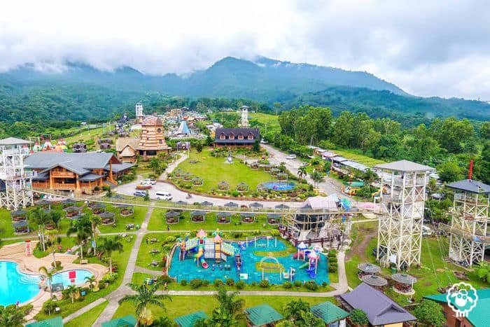 Family vacation in Campuestohan Highland Resort Theme/Water Park