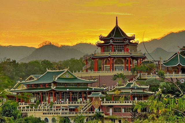 A Date with Dragons at Cebu Taoist Temple