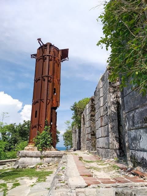 Old-historical-site-Guisi-ligh-house-guimaras-place-to-visit