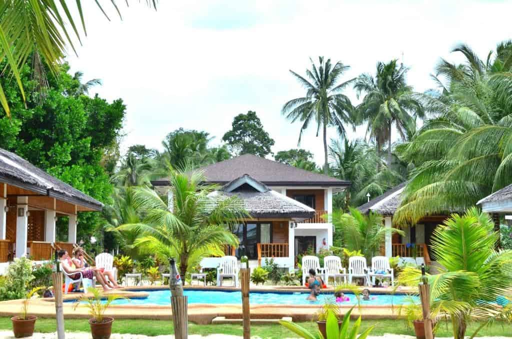 siquijor-accommodation-white-villas