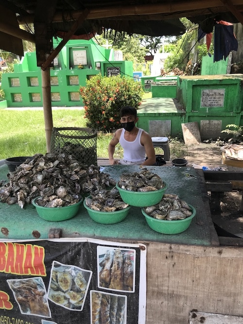 airbnb-steamed-oysters