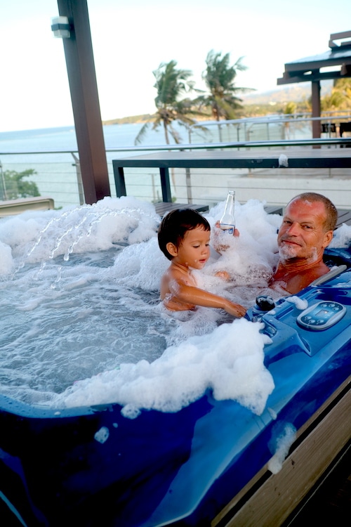 aira-boracay-hotel-jacuzzi