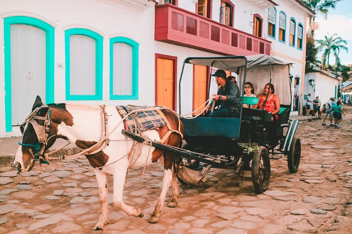 Things to do in Paraty, Brazil, horse and carriage