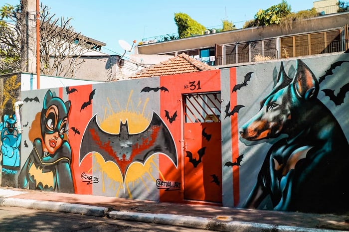 Batman's Alley mural graffiti attractions