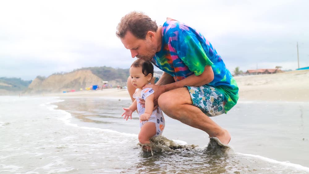 canoa-ecuador-baby-beach3