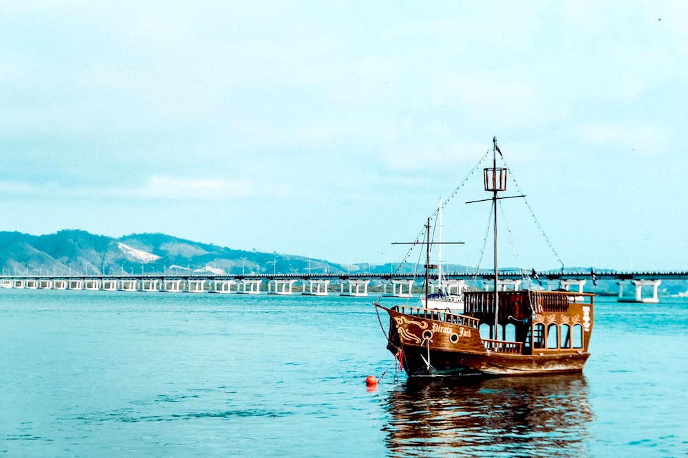 canoa-ecuador-ship