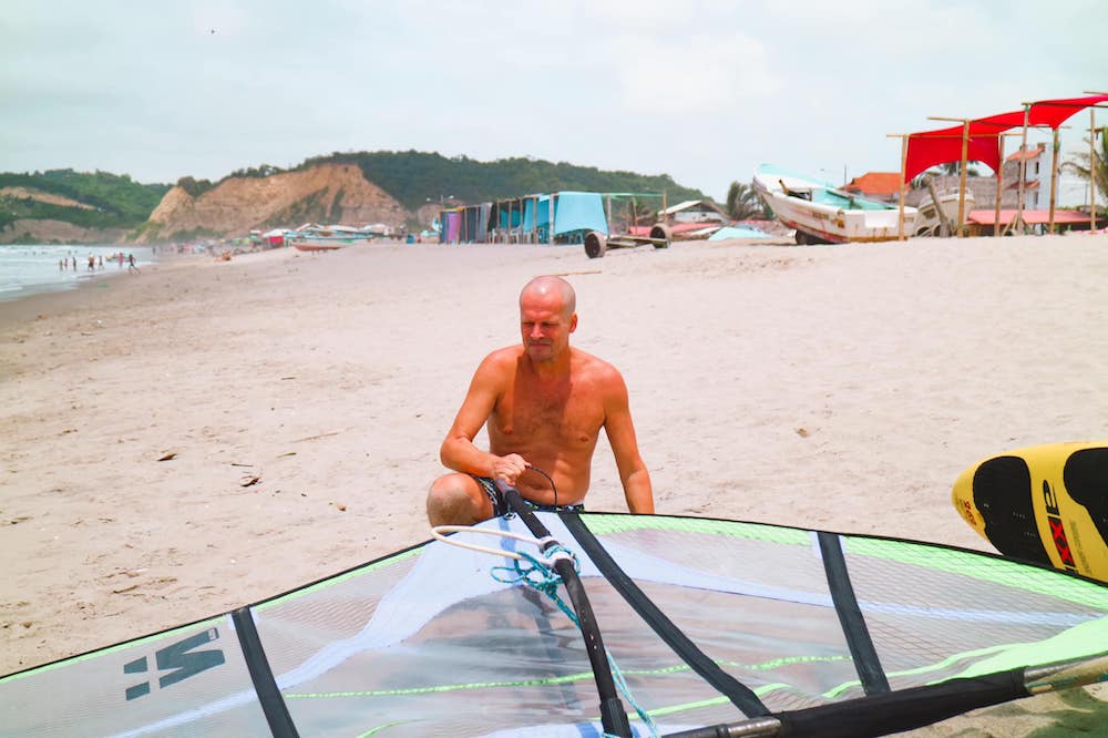 canoa-ecuador-windsurf-bald