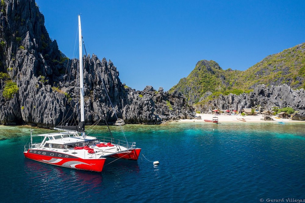 yacht-catamaran-el-nido island hopping